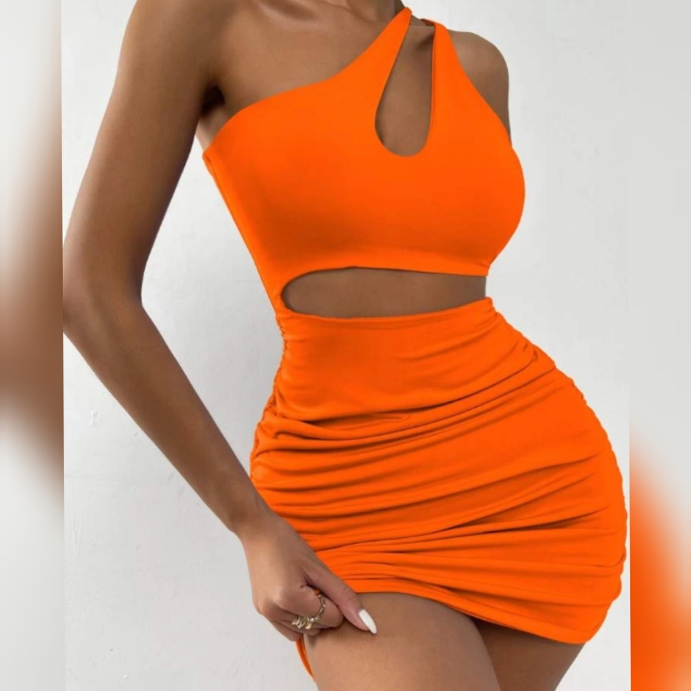 SHEIN BACKLESS RUCHED CUT OUT - Picture 6 of 11
